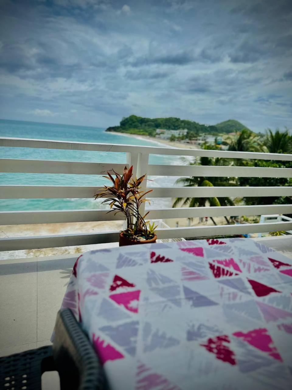 Playa Blanca Beach Resort (Adults Only) ปูแอร์โตกาเลรา ภายนอก รูปภาพ